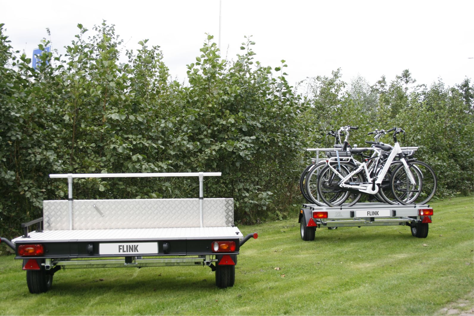 2 x Plattform und 4 Fahrräder